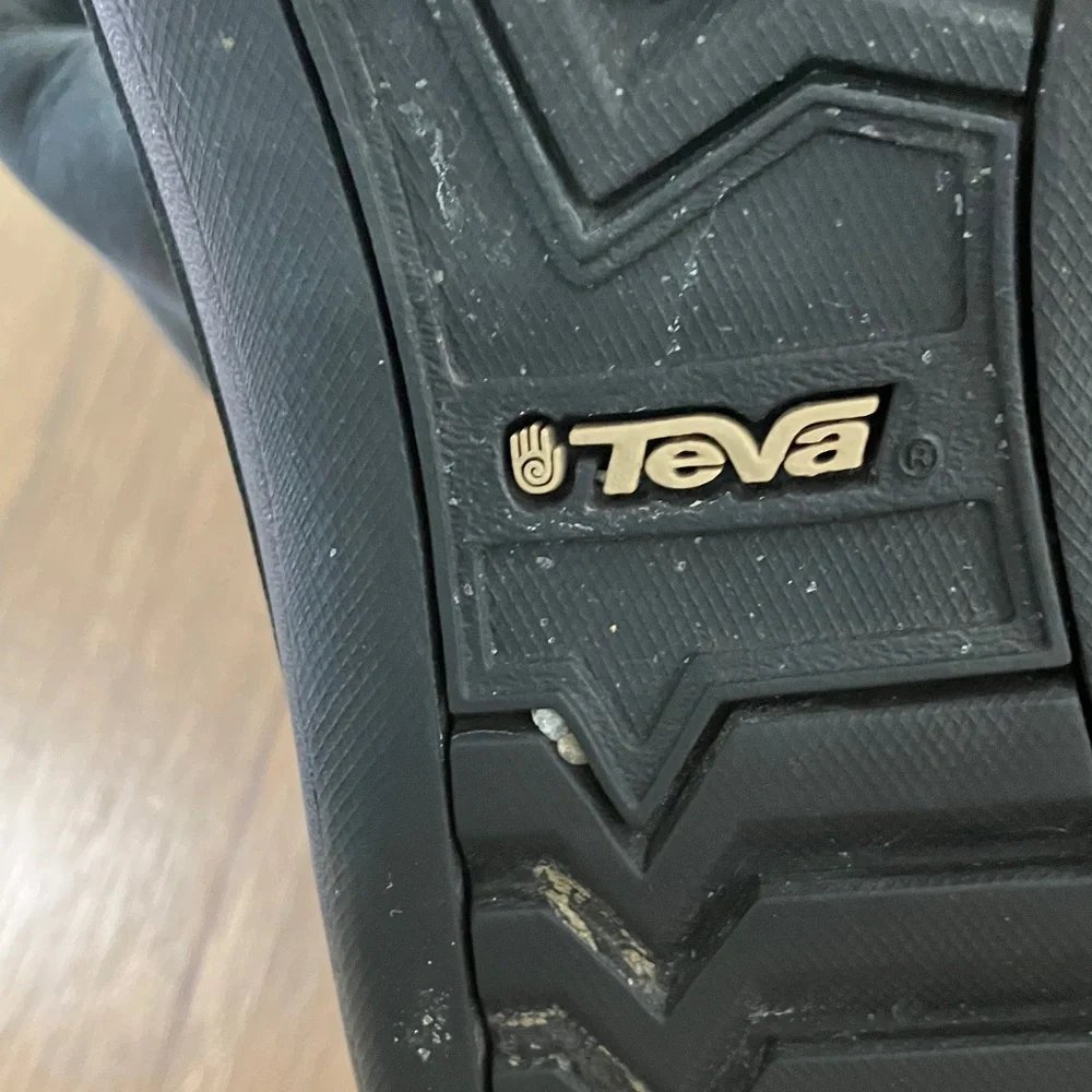 Teva Women's Gray Leather Tall Waterproof Sherpa Lined Boots